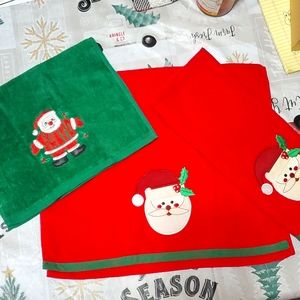 Set of 3 Christmas towel. Includes a set of 3 bottle brush tree